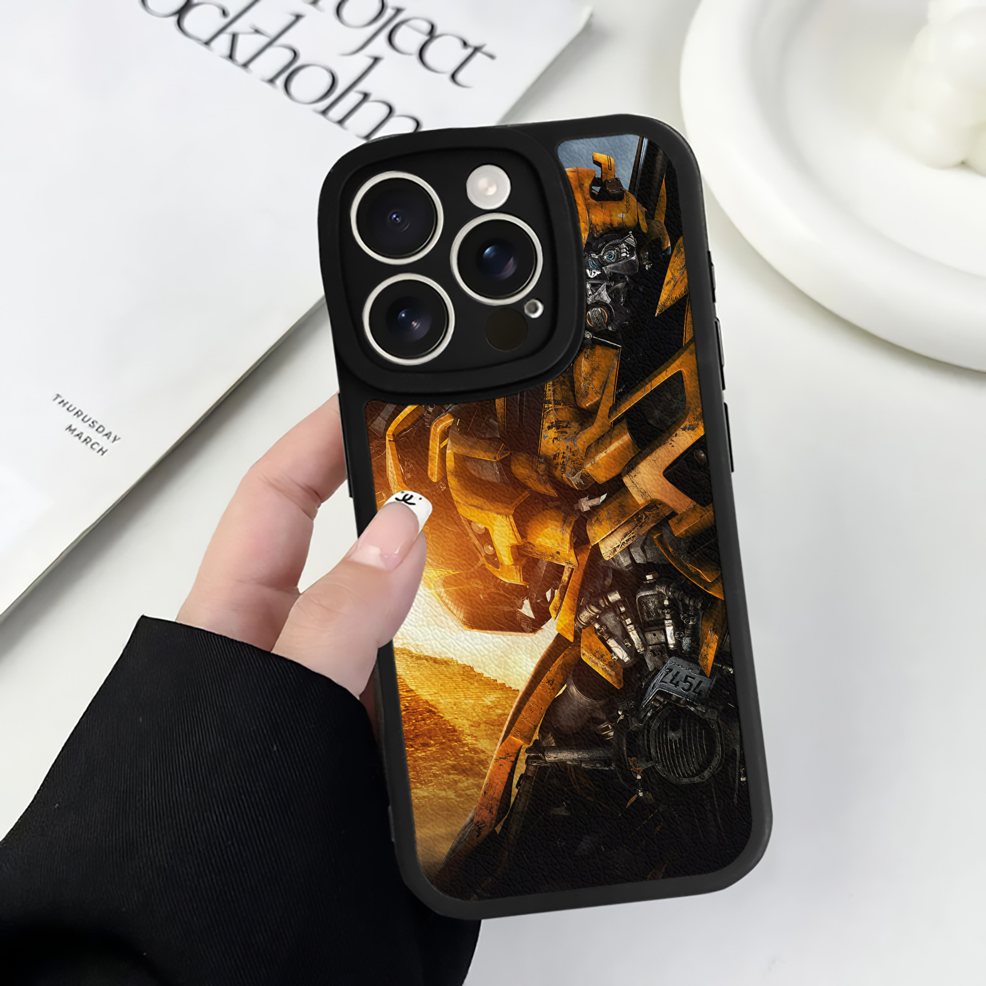 （画像用） Transformers トランスフォーマー 【iPhone 16シリーズ対応】シリコンスマホケース（レザー調） 材質：シリコン